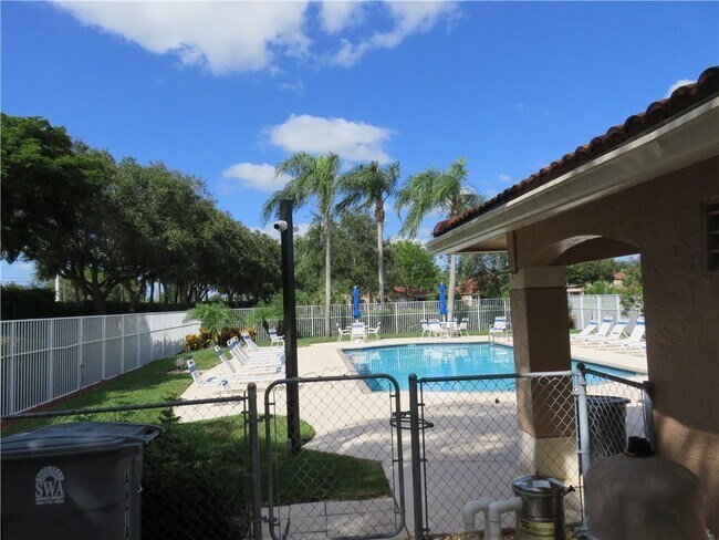 9764 Kamena Cir in Boynton Beach, FL - Building Photo - Building Photo