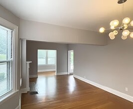 2642 Madison Rd in Cincinnati, OH - Building Photo - Building Photo