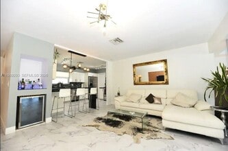 909 N 13th Ct in Hollywood, FL - Building Photo - Building Photo