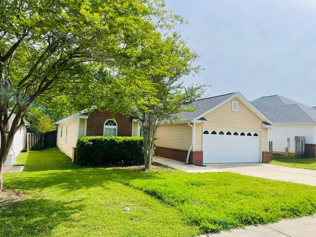 2031 Sunny Dale Dr in Tallahassee, FL - Building Photo - Building Photo