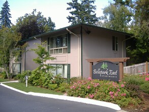 Bellepark East in Bellevue, WA - Foto de edificio - Building Photo