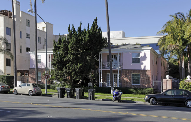 Monticello Apartments in San Diego, CA - Building Photo - Building Photo