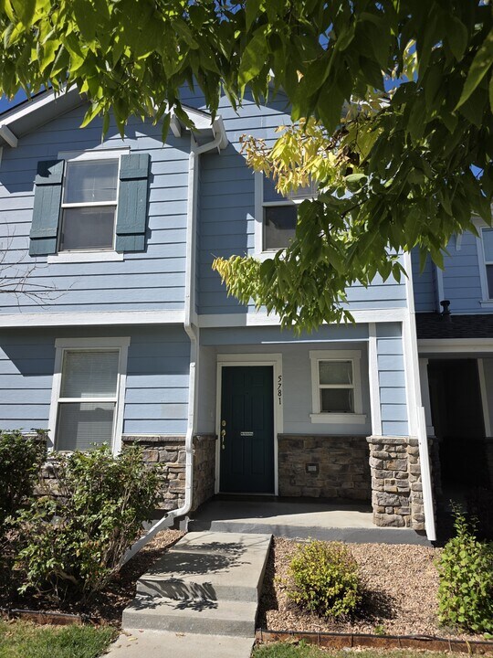 5781 Ceylon St in Denver, CO - Building Photo