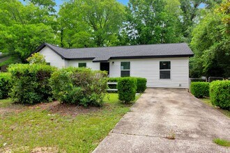 395 W Griffith Ave in Crestview, FL - Building Photo - Building Photo