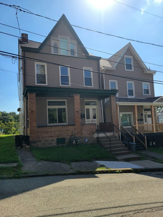 22 Ellzey St in Pittsburgh, PA - Building Photo