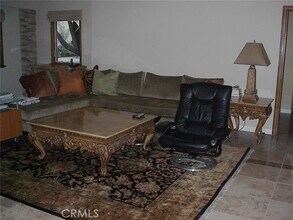 2124 Glen Ivy Dr in Glendale, CA - Building Photo - Building Photo