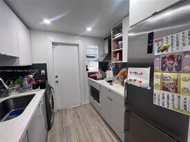 944 Meridian Ave in Miami Beach, FL - Building Photo