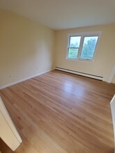 120 Iffley St, Unit 1 in Portland, ME - Building Photo - Building Photo