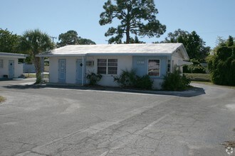 1746 S Tamiami Trl in Venice, FL - Foto de edificio - Building Photo