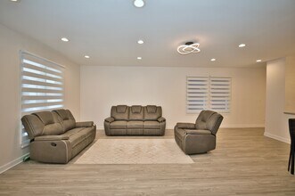 4616 N Kostner Ave in Chicago, IL - Building Photo - Building Photo