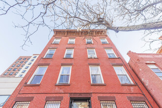 308 Kosciuszko St in Brooklyn, NY - Building Photo - Building Photo