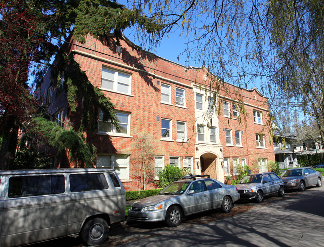 Fairhome Apartments in Seattle, WA - Foto de edificio - Building Photo