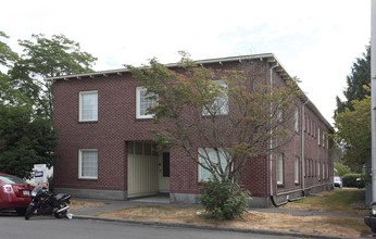 914 N Tower Ave in Centralia, WA - Building Photo - Building Photo