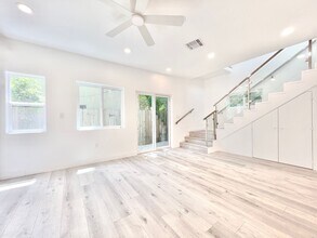 2041 Linnington Ave in Los Angeles, CA - Building Photo - Building Photo