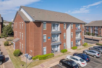 Rendezvous in Edmond, OK - Foto de edificio - Building Photo