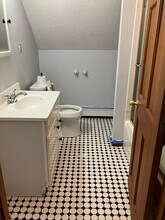 229 University Ave, Unit third floor in Lowell, MA - Building Photo - Building Photo