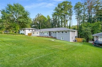 681 Fielding Ln SW in Atlanta, GA - Building Photo - Building Photo