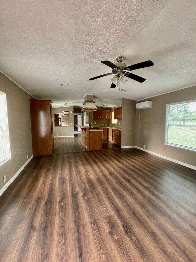 24610 Clennie Needham Rd in Porter, TX - Building Photo - Building Photo