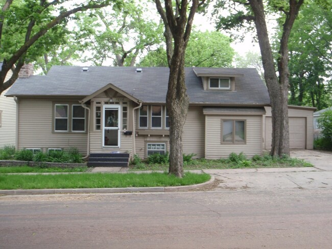 property at 1016 W 27th St