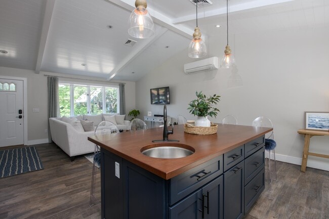 147 Hemlock Rd in South Kingstown, RI - Building Photo - Building Photo