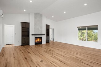 3858 W Grandview Ave in Spokane, WA - Building Photo - Building Photo