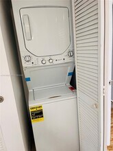 900 SW 8th St in Miami, FL - Building Photo - Building Photo