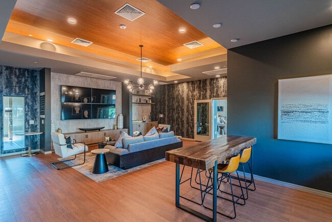 9600 W Georgia Ave in Glendale, AZ - Foto de edificio - Building Photo