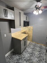 16215 NE 18th Ct in North Miami Beach, FL - Building Photo - Building Photo