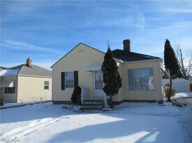 1403 Dawnwood Dr in Parma, OH - Building Photo