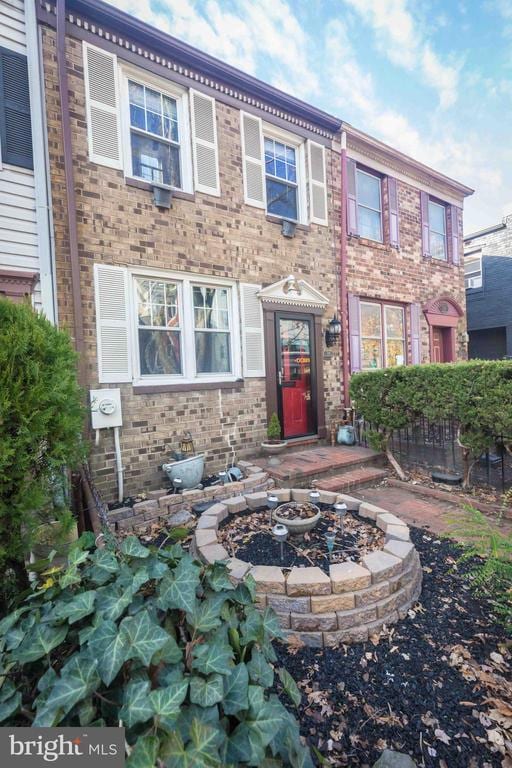 property at 730 6th St NE