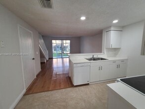 1428 Coronado Rd in Weston, FL - Building Photo - Building Photo