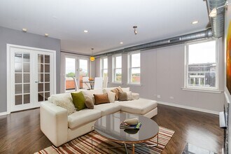 3550 W Montrose Ave in Chicago, IL - Building Photo - Building Photo