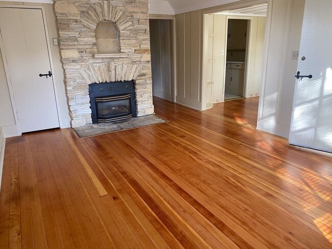 2 Ocean Ave in Carmel, CA - Building Photo - Building Photo