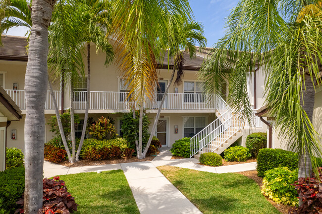 Bermuda Ridge Condominiums in Bonita Springs, FL - Foto de edificio - Building Photo