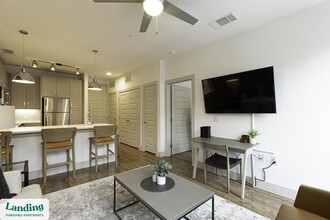 400 S Hall St in Dallas, TX - Building Photo - Building Photo