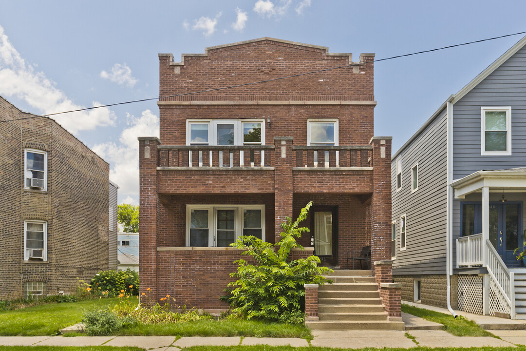 2446 N Springfield Ave in Chicago, IL - Building Photo