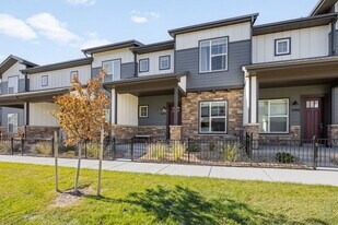 3474 Kettle Creek Dr in Loveland, CO - Building Photo