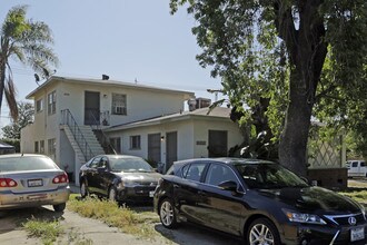 5900 Vineland Ave in North Hollywood, CA - Building Photo - Building Photo