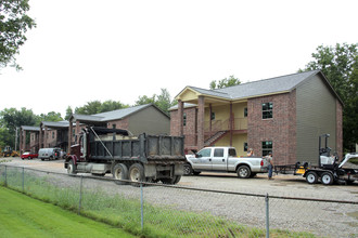 Blue Starr Apartments in Claremore, OK - Building Photo - Building Photo