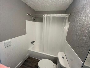 13430 Euclid Ave in East Cleveland, OH - Foto de edificio - Building Photo