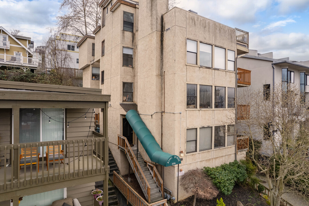 King James in Seattle, WA - Foto de edificio