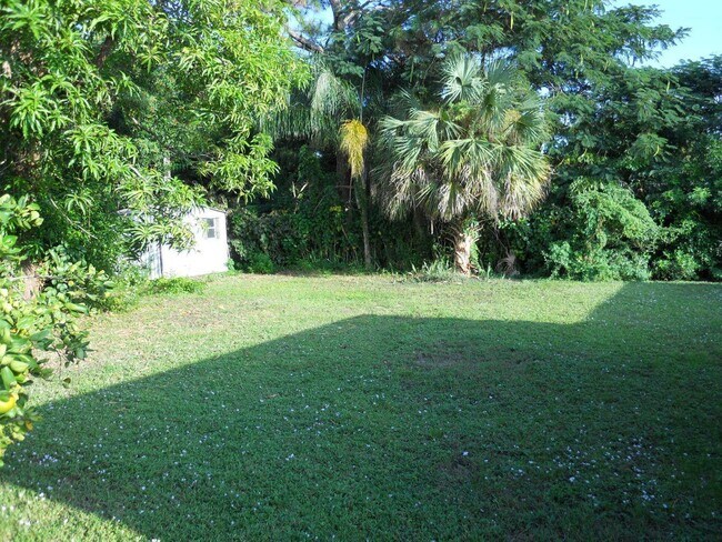 249 NW 4th Diagonal in Boca Raton, FL - Building Photo - Building Photo
