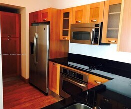 186 SE 12th Terrace in Miami, FL - Building Photo - Building Photo