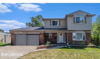 33278 Linsdale Ct in Sterling Heights, MI - Building Photo