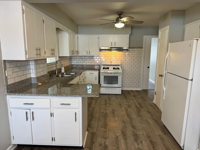 6038 W Peterson Ave in Chicago, IL - Building Photo - Building Photo