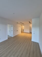 3055 Murray St in Port Moody, BC - Building Photo - Building Photo