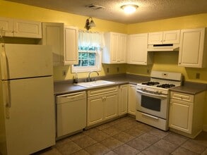 11 Morris Ave in Opelika, AL - Building Photo - Building Photo