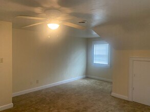 132 Tyler Crescent E in Portsmouth, VA - Building Photo - Building Photo