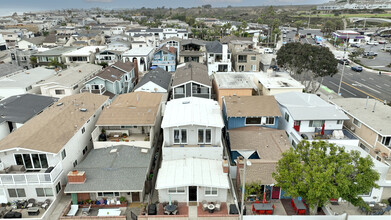 129 45th St in Newport Beach, CA - Building Photo - Building Photo