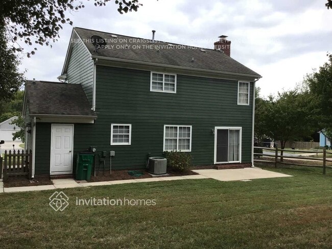 9815 Cooper Run Ln in Charlotte, NC - Foto de edificio - Building Photo